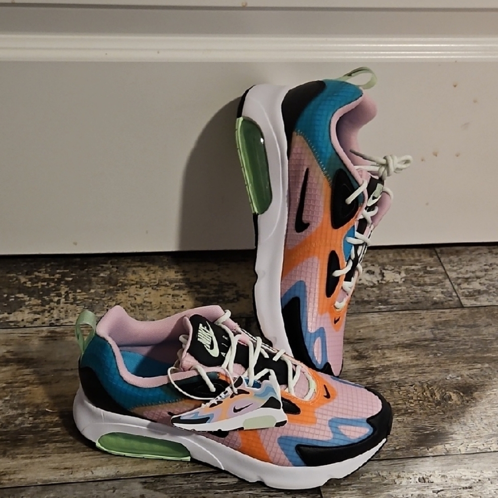 Nike Air Max 200 SE  with Vibrant Multicolor Design